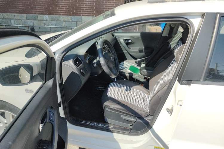 Used Volkswagen Polo 2013 1.6L Automatic Comfort Edition Driver Seat