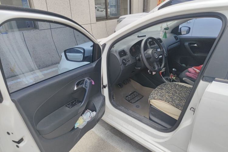 Used Volkswagen Polo 2013 1.4L Manual Fashion Edition Driver Seat