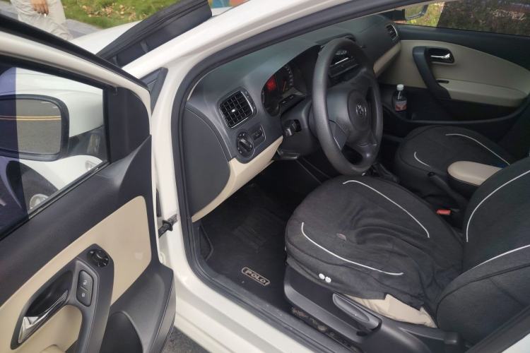 Used Volkswagen Polo 2013 1.6L Automatic Comfort Edition Driver Seat