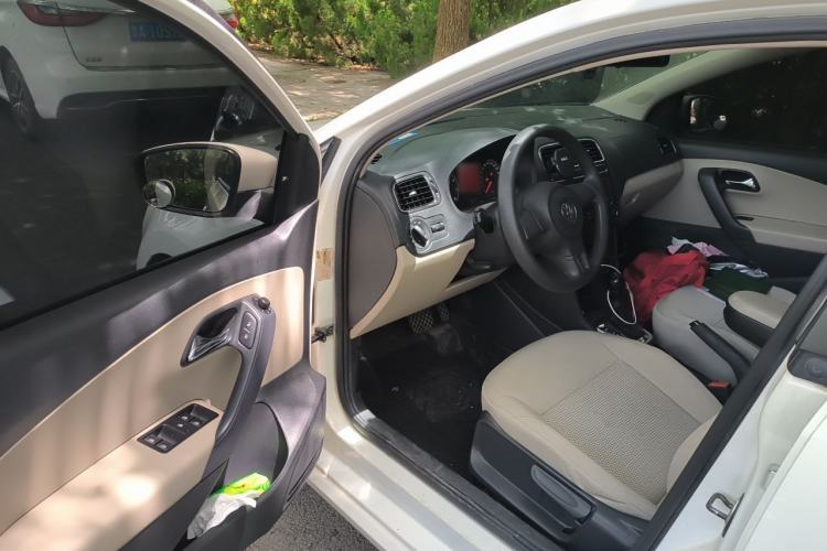Used Volkswagen Polo 2013 1.6L Automatic Comfort Edition Driver Seat