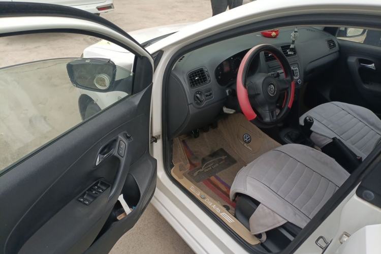 Used Volkswagen Polo 2013 1.4L Manual Fashion Edition Driver Seat