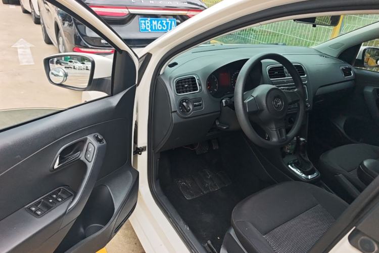 Used Volkswagen Polo 2013 1.6L Automatic Comfort Edition Driver Seat