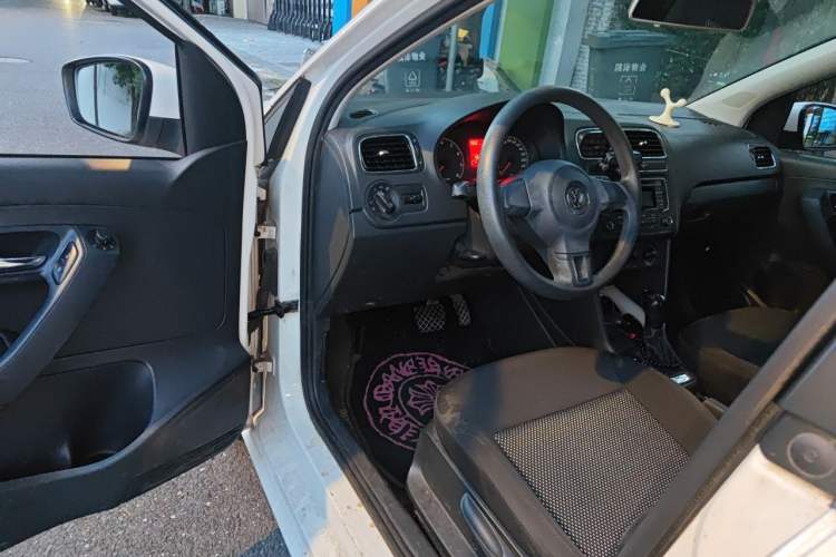 Used Volkswagen Polo 2013 1.4L Automatic Comfort Edition Driver Seat