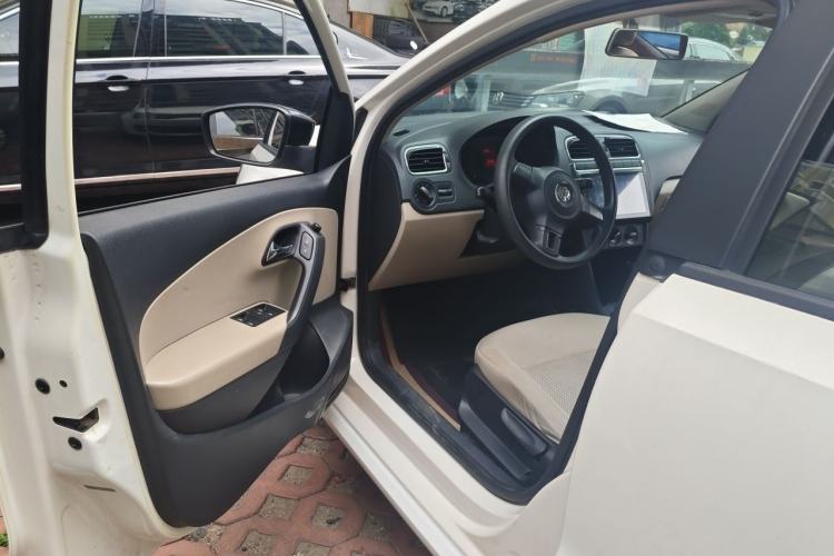 Used Volkswagen Polo 2013 1.6L Automatic Comfort Edition Driver Seat