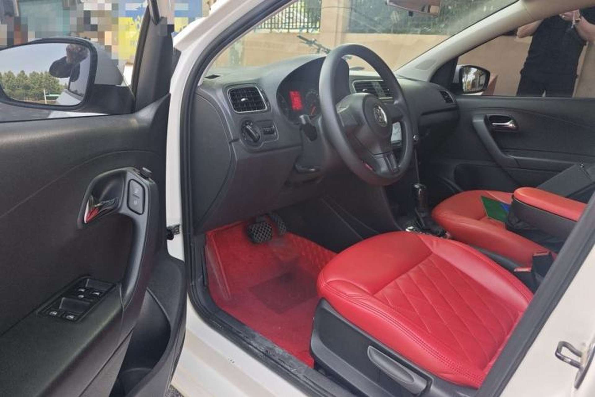 Used Volkswagen Polo 2013 1.6L Automatic Comfort Edition Driver Seat