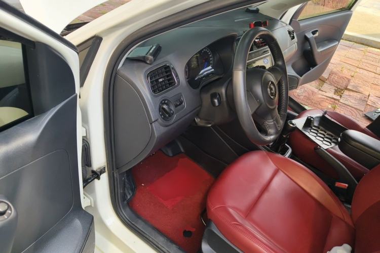 Used Volkswagen Polo 2013 1.4L Manual Comfort Edition Driver Seat