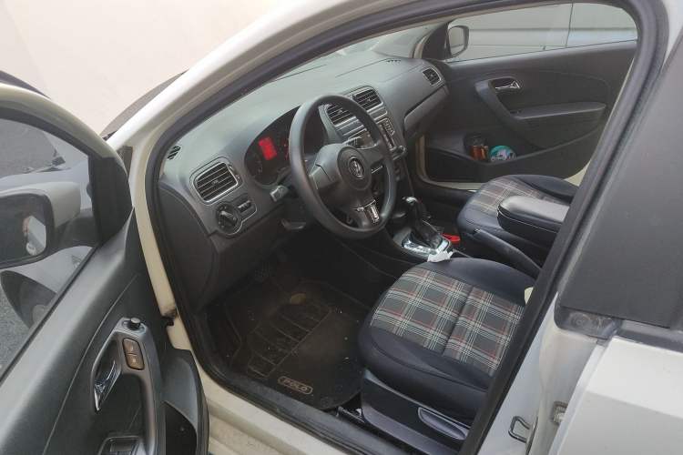 Used Volkswagen Polo 2013 1.4L Automatic Comfort Edition Driver Seat