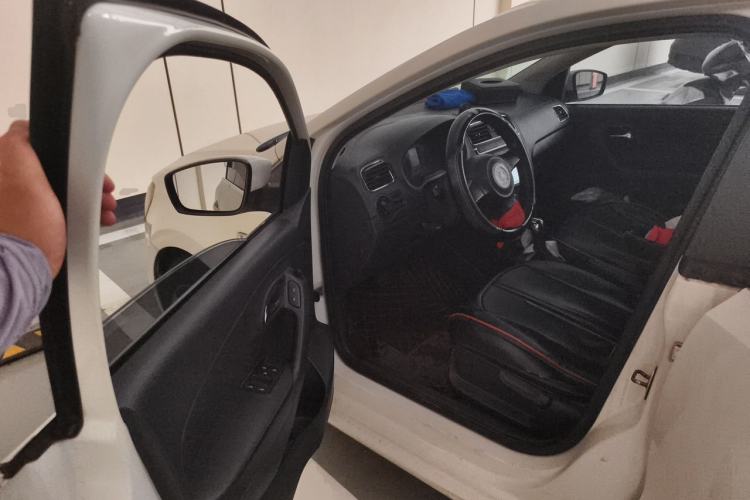 Used Volkswagen Polo 2013 1.4L Automatic Comfort Edition Driver Seat