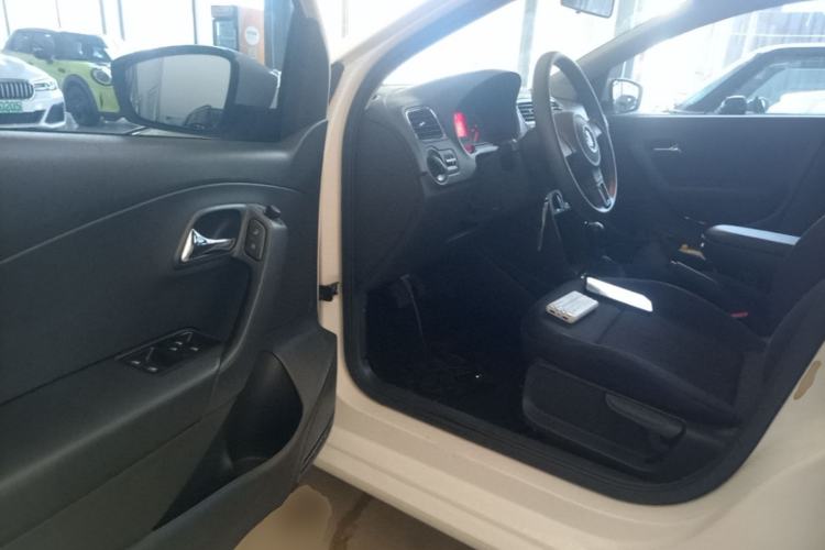 Used Volkswagen Polo 2013 1.6L Automatic Comfort Edition Driver Seat