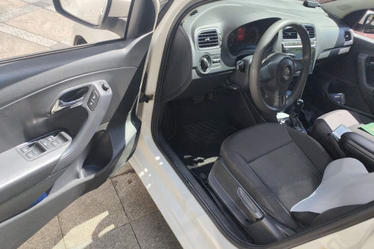 Used Volkswagen Polo 2013 1.4L Automatic Comfort Edition Driver Seat