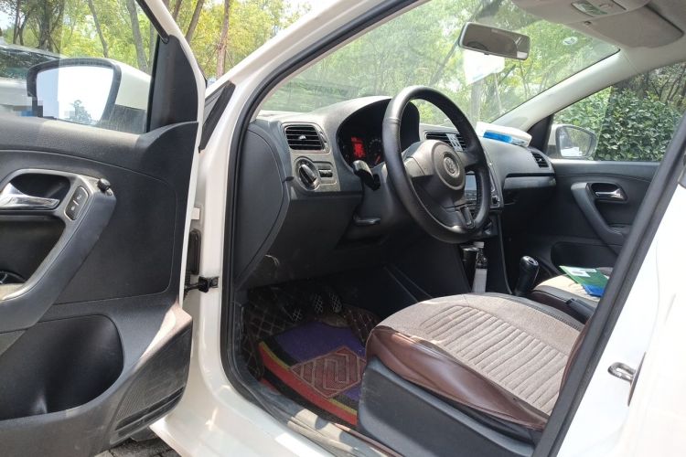 Used Volkswagen Polo 2013 1.4L Manual Fashion Edition Driver Seat
