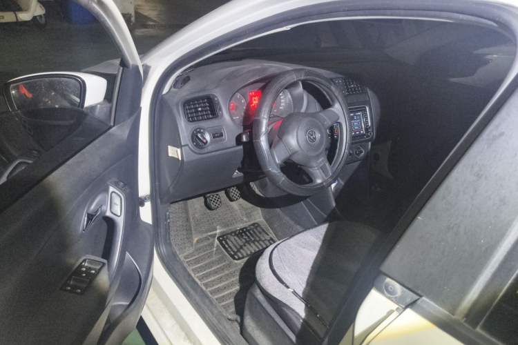 Used Volkswagen Polo 2013 1.4L Manual Fashion Edition Driver Seat