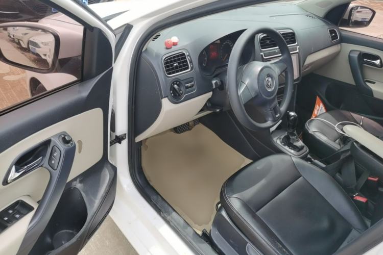 Used Volkswagen Polo 2013 1.6L Automatic Comfort Edition Driver Seat