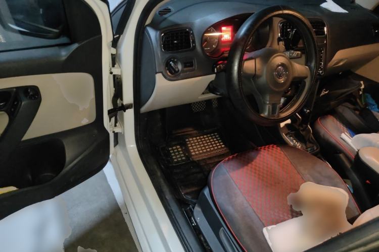 Used Volkswagen Polo 2013 1.6L Automatic Comfort Edition Driver Seat