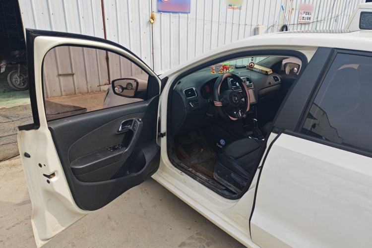 Used Volkswagen Polo 2013 1.4L Automatic Luxury Edition Driver Seat