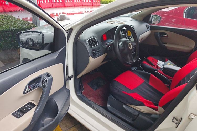 Used Volkswagen Polo 2013 1.6L Automatic Comfort Edition Driver Seat