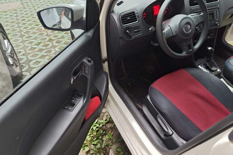 Used Volkswagen Polo 2013 1.4L Automatic Comfort Edition Driver Seat
