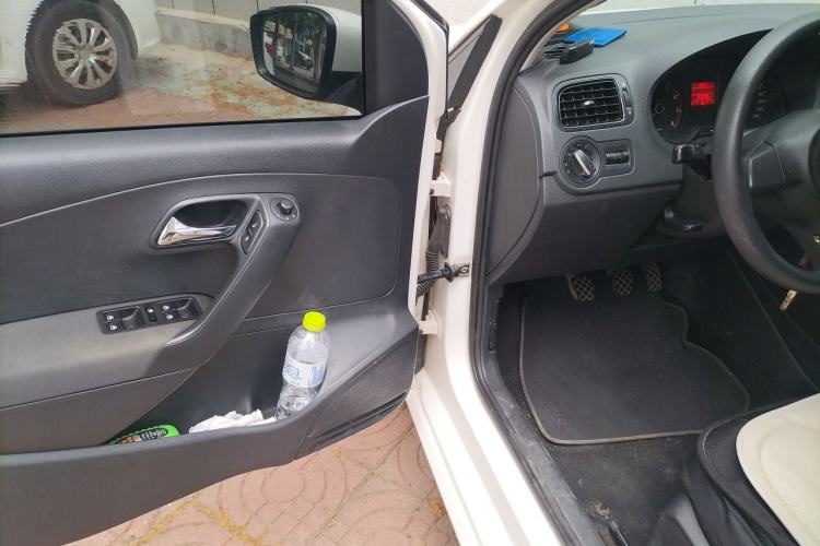 Used Volkswagen Polo 2013 1.4L Manual Fashion Edition Driver Seat