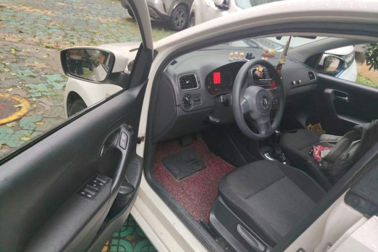 Used Volkswagen Polo 2013 1.4L Automatic Comfort Edition Driver Seat