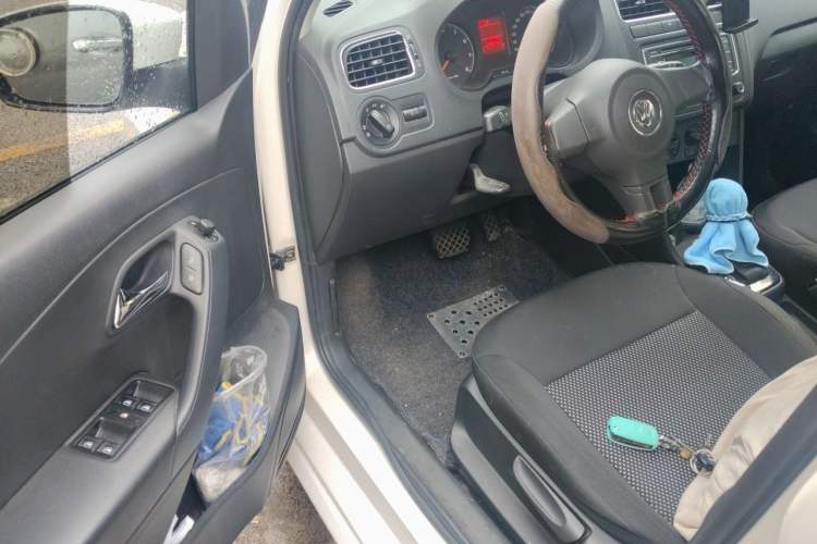 Used Volkswagen Polo 2013 1.6L Automatic Comfort Edition Driver Seat