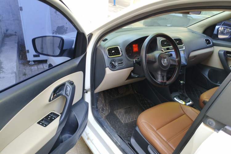 Used Volkswagen Polo 2013 1.4L Automatic Comfort Edition Driver Seat