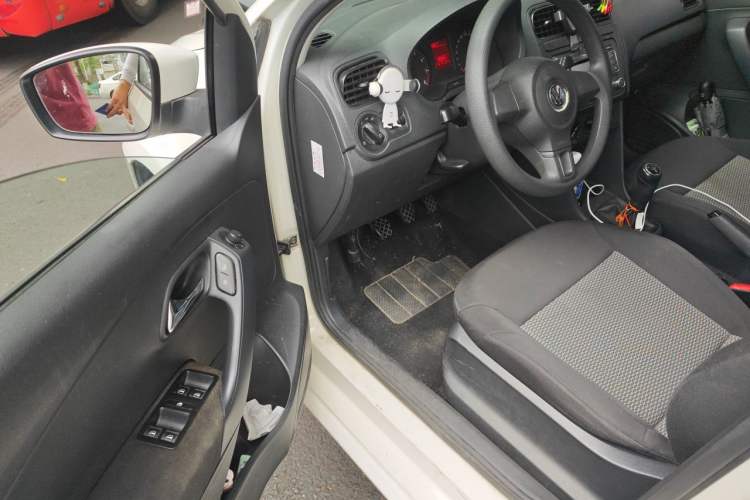 Used Volkswagen Polo 2013 1.4L Manual Fashion Edition Driver Seat