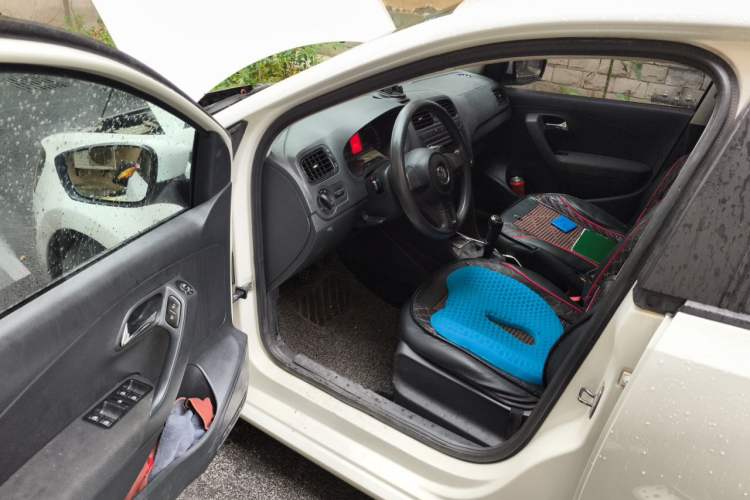 Used Volkswagen Polo 2013 1.4L Manual Fashion Edition Driver Seat