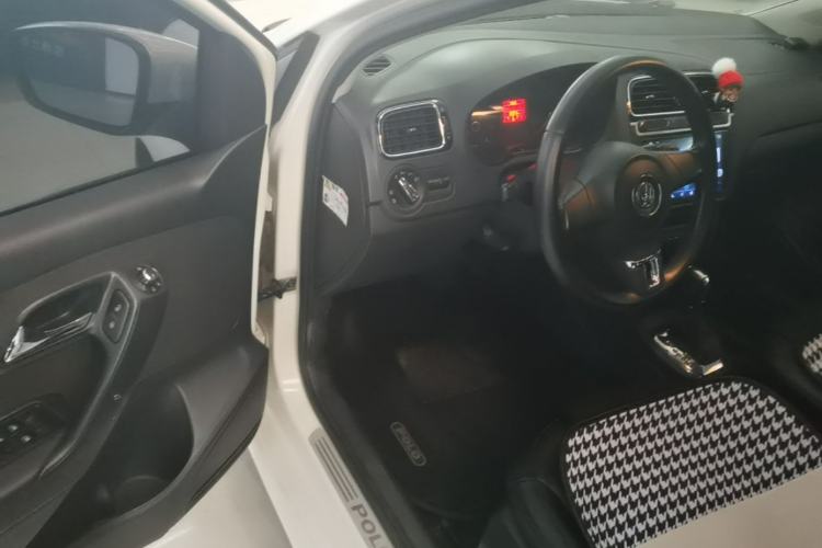 Used Volkswagen Polo 2013 1.6L Automatic Comfort Edition Driver Seat