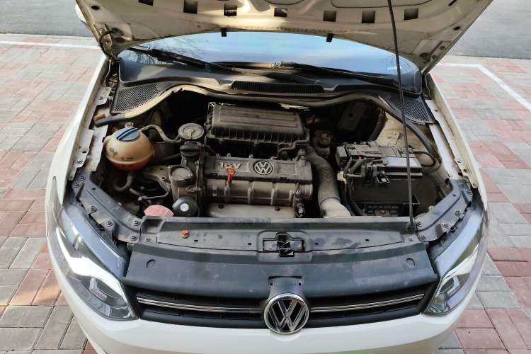 Used Volkswagen Polo 2013 1.4L Manual Comfort Edition Engine Bay