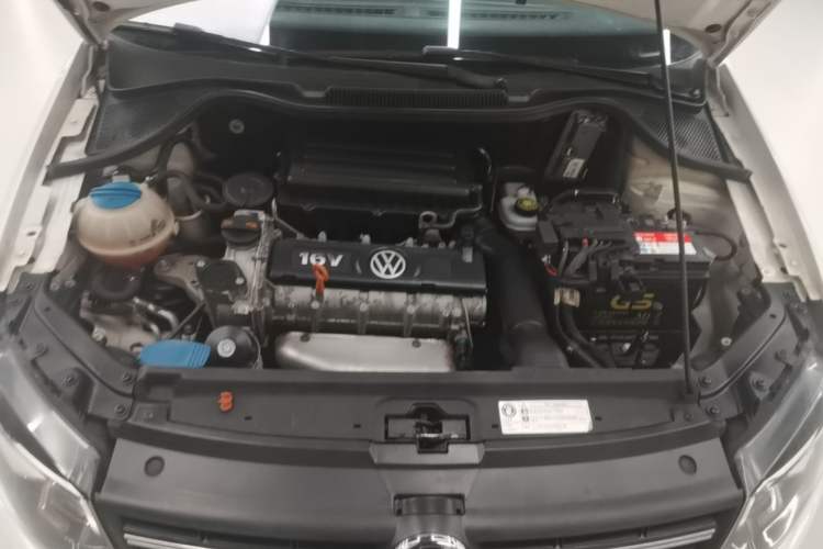 Used Volkswagen Polo 2013 1.4L Automatic Comfort Edition Engine Bay