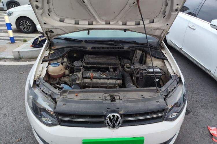 Used Volkswagen Polo 2013 1.4L Manual Fashion Edition Engine Bay