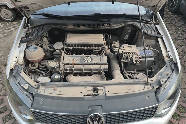 Used Volkswagen Polo 2013 1.4L Manual Fashion Edition Engine Bay