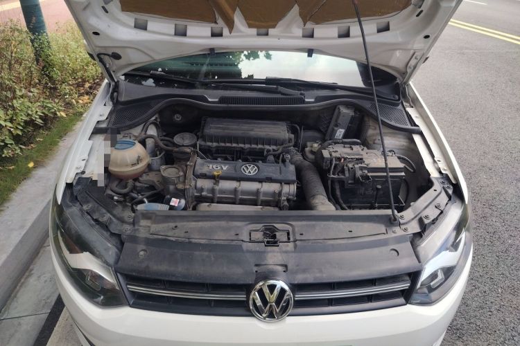 Used Volkswagen Polo 2013 1.6L Automatic Comfort Edition Engine Bay