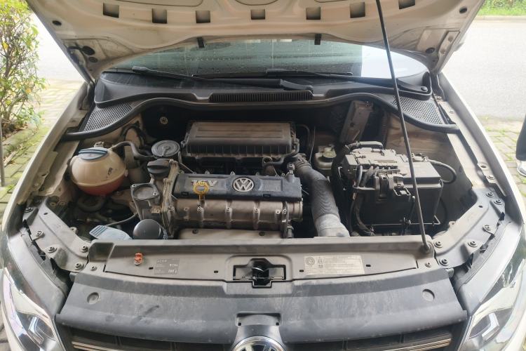Used Volkswagen Polo 2013 1.6L Automatic Comfort Edition Engine Bay