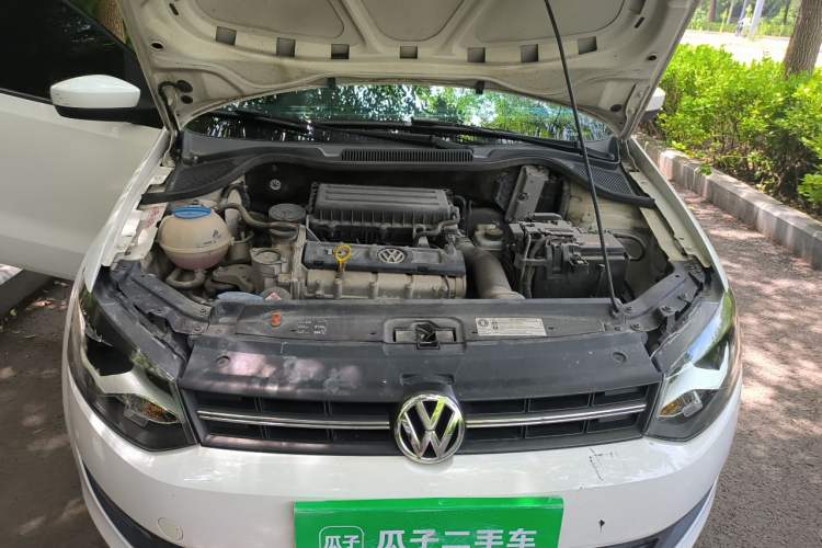 Used Volkswagen Polo 2013 1.6L Automatic Comfort Edition Engine Bay