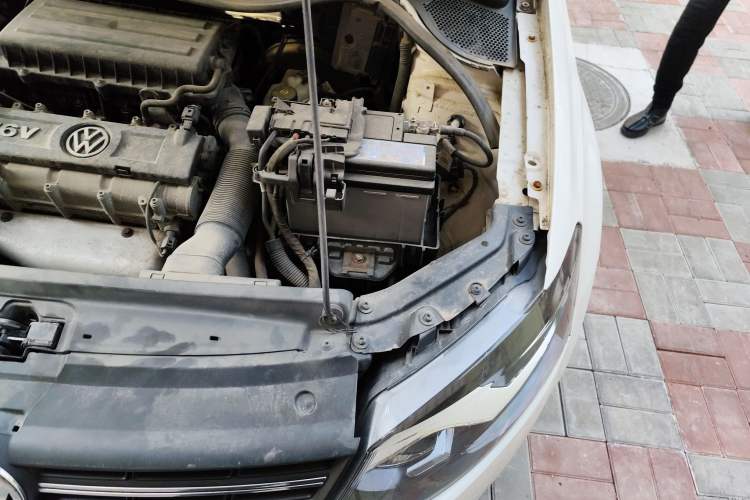 Used Volkswagen Polo 2013 1.4L Manual Comfort Edition Engine Bay Left