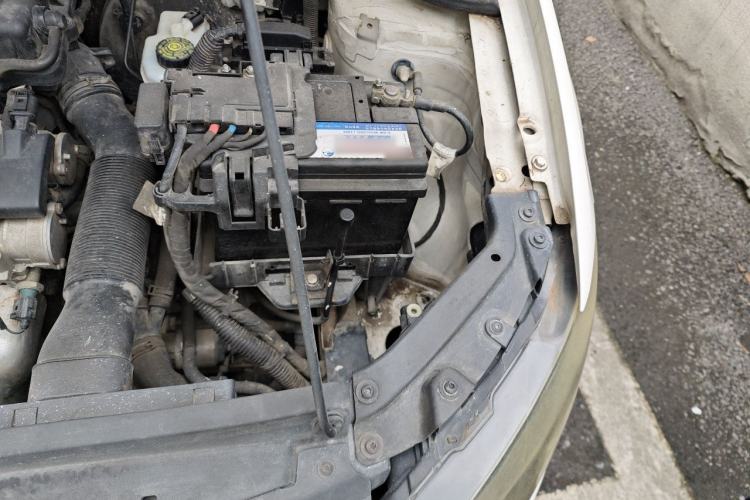 Used Volkswagen Polo 2013 1.6L Automatic Comfort Edition Engine Bay Left