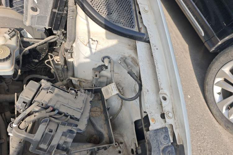 Used Volkswagen Polo 2013 1.4L Manual Fashion Edition Engine Bay Left