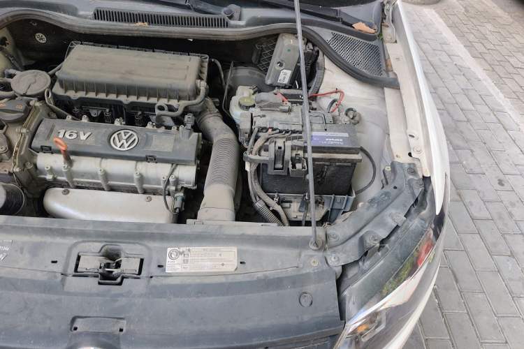 Used Volkswagen Polo 2013 1.4L Automatic Comfort Edition Engine Bay Left