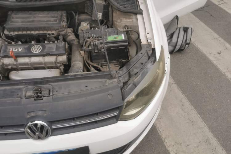 Used Volkswagen Polo 2013 1.4L Manual Fashion Edition Engine Bay Left