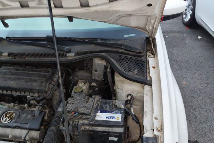 Used Volkswagen Polo 2013 1.4L Manual Fashion Edition Engine Bay Left