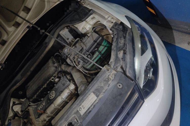Used Volkswagen Polo 2013 1.4L Automatic Comfort Edition Engine Bay Left