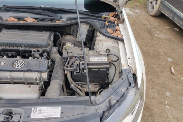 Used Volkswagen Polo 2013 1.4L Manual Fashion Edition Engine Bay Left