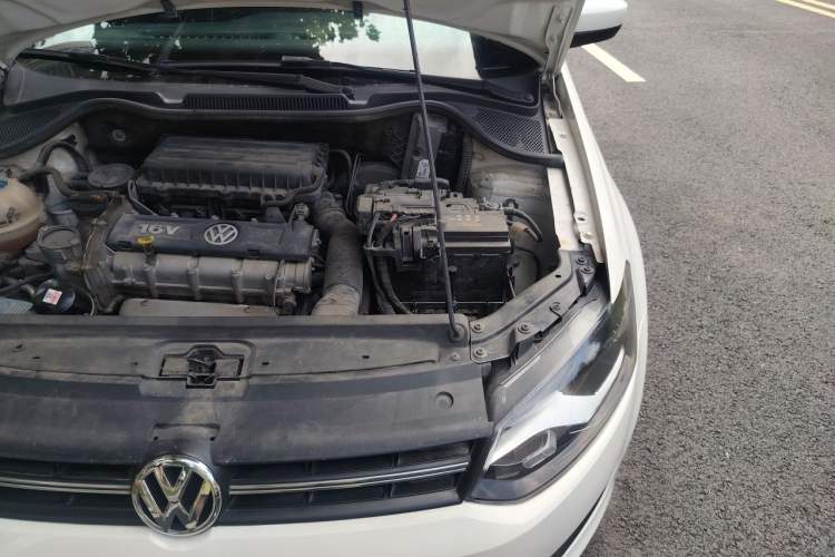 Used Volkswagen Polo 2013 1.6L Automatic Comfort Edition Engine Bay Left