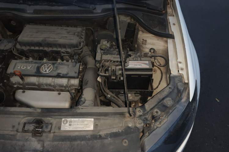 Used Volkswagen Polo 2013 1.4L Manual Fashion Edition Engine Bay Left