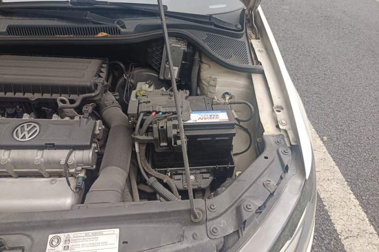 Used Volkswagen Polo 2013 1.4L Manual Comfort Edition Engine Bay Left