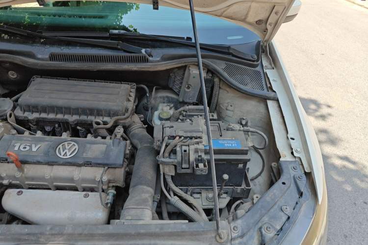 Used Volkswagen Polo 2013 1.4L Automatic Comfort Edition Engine Bay Left