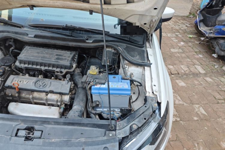 Used Volkswagen Polo 2013 1.4L Manual Fashion Edition Engine Bay Left