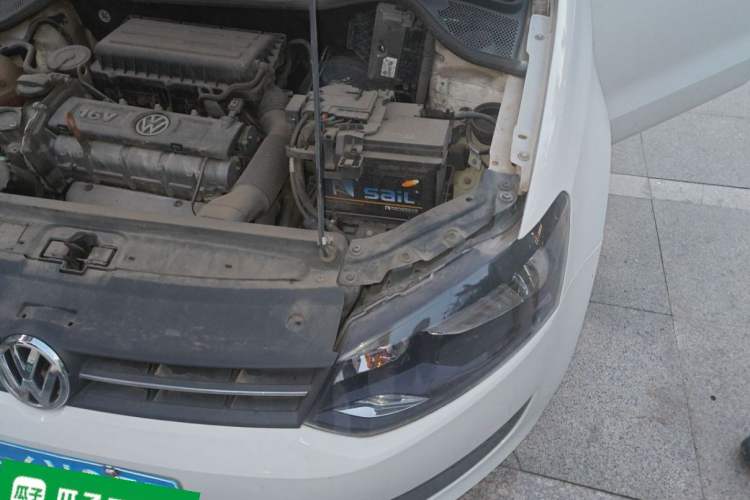 Used Volkswagen Polo 2013 1.4L Manual Fashion Edition Engine Bay Left