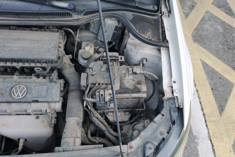 Used Volkswagen Polo 2013 1.4L Automatic Comfort Edition Engine Bay Left